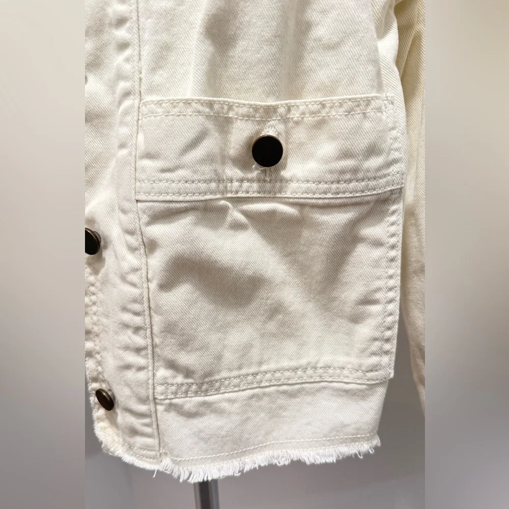 Sanctuary Cropped Denim Ivory Jacket Size S – Like New - Picture 3 of 4